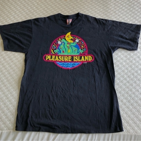 Vintage Disney Pleasure Island Shirt - Picture 7 of 7